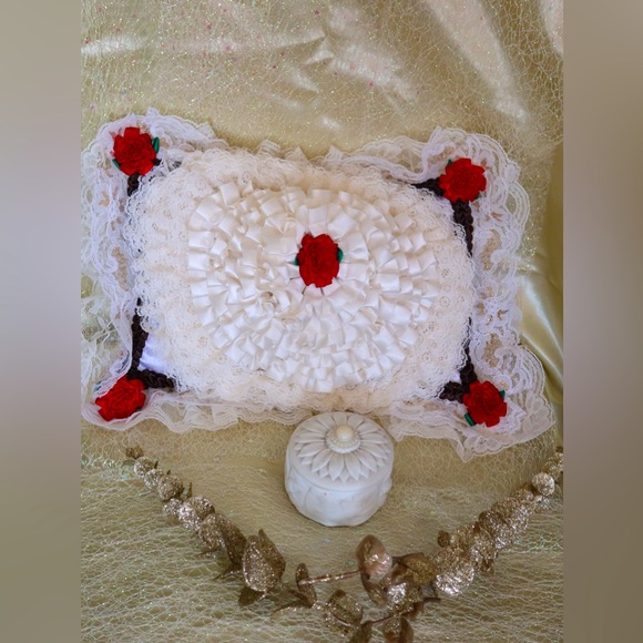 Hand Crafted Red Roses&Lace Pillow Passion Flower-Scented HOST PICK - Picture 2 of 9